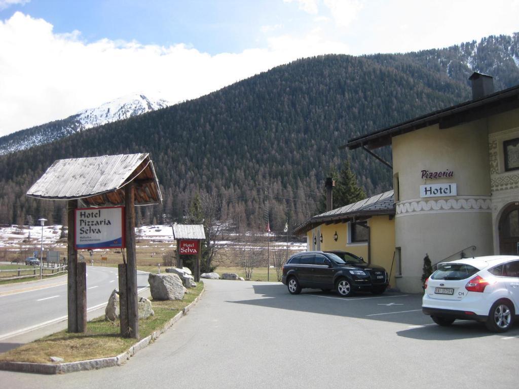 Hotel Pizzeria Selva Zernez Exterior photo